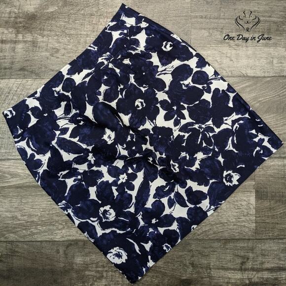 Jones New York Signature Floral Stretch Skirt Size 8 - Picture 4 of 4